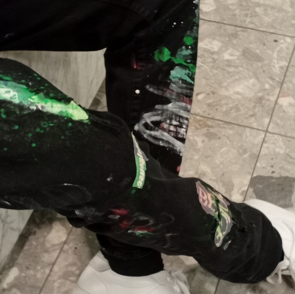 Custom made jean dezigns - Picture 2 of 4